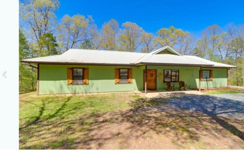 Bejárat, Lakeside Retreat on 10 Secluded Acres in Fairfield Bay