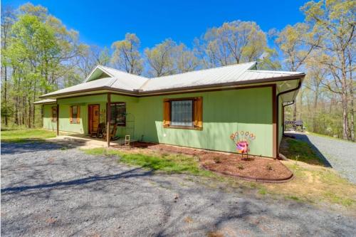 Bejárat, Lakeside Retreat on 10 Secluded Acres in Fairfield Bay