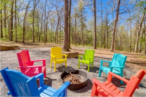 Létesítmények, Lakeside Retreat on 10 Secluded Acres in Fairfield Bay