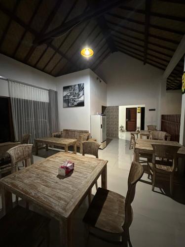 Restaurant, Bali Basuki Retreat Center in Besakih