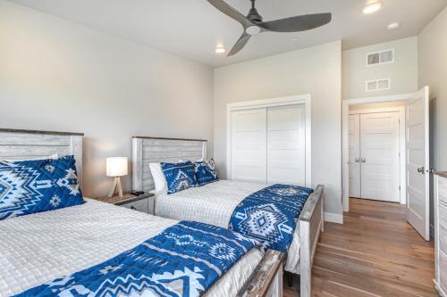 Mayflower Lakeside 1114-302 by Moose Management Mayflower Lakeside 1114-302 by Moose Management