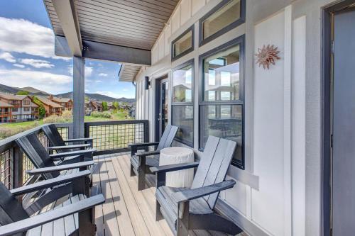 Mayflower Lakeside 1114-302 by Moose Management Mayflower Lakeside 1114-302 by Moose Management