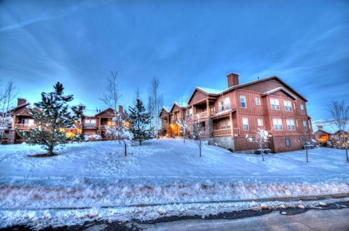 Fox Bay N203 by Moose Management Fox Bay N203 by Moose Management