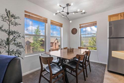 Fox Bay N203 by Moose Management Fox Bay N203 by Moose Management