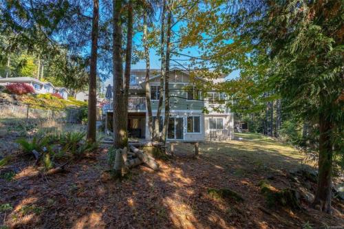 Charming 3 Bedroom Suite in Victoria, Canada