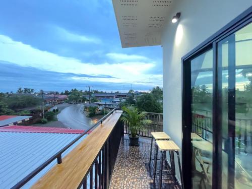 ภูผา เฮ้าส์ รีสอร์ท in Ban Mung