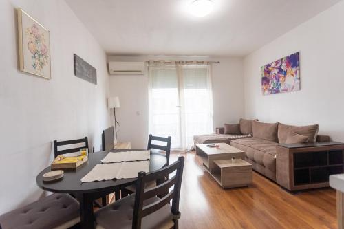 Karastoyanovi's apartment- Studentski grad, Sofia
