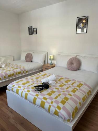 Lovely 4 Bedroom Spacious House in Camden Town-Central London