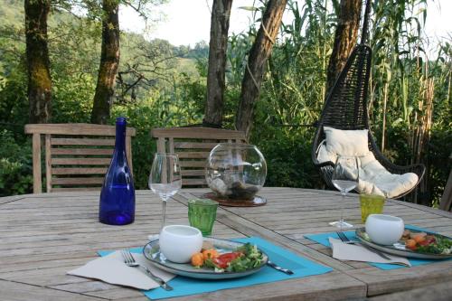 Facilities, Cocon de Verdure Suite avec piscine & lit King Size 2mx2m Table d'Hotes proche Agen Nerac Villeneuve in Prayssas