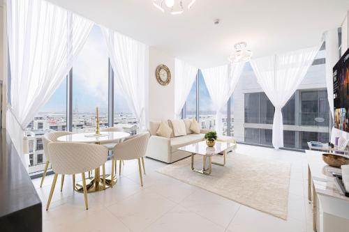 Luxury Apt Burj Khalifa, Sunset and Lagoon view, Dubaj