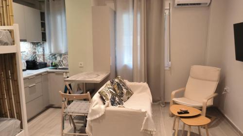 EstelZan Studio, Athènes