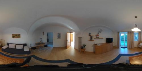 Skats, Bauer Wirts Zwei-Zimmer-Wohnung in Kirchham
