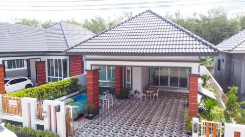 Cherina Pool Villa 3