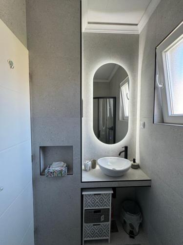 One-Bedroom Apartment image 8