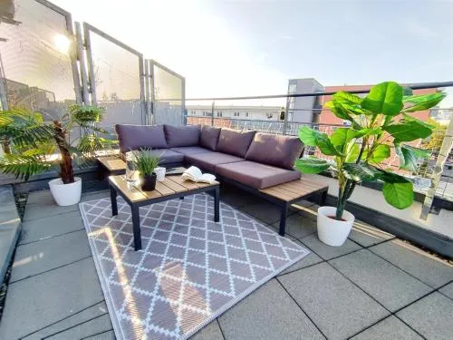 Ulmer Penthouse für 7, Arbeitsplatz, XXL-Dachterrasse, Grill, Wii in Ulm, Deutschland