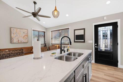The Zen Den by Cardo - Your Luxury Vacay Awaits in San Diego, USA
