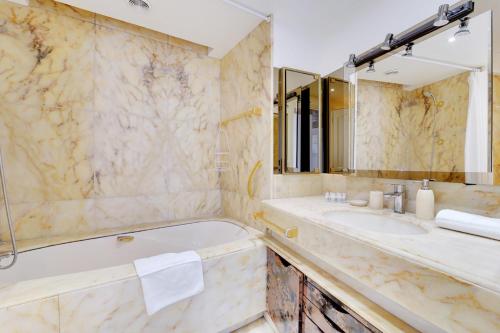 Seine & Eiffel 100m2 avec vue panoramique parking - image 8