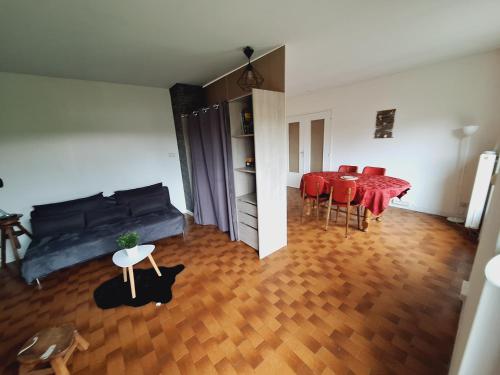 Petit canal du Morbief gîte à louer Luxeuil-les-Bains