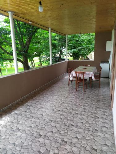 HOUSE WITH A LARGE YARD in วันดัม