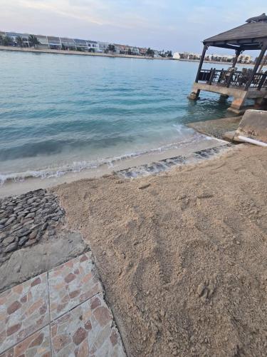 فيلا هابي بيتش شاطى رملي وخاص, Durat Alarous (fotografie 8)
