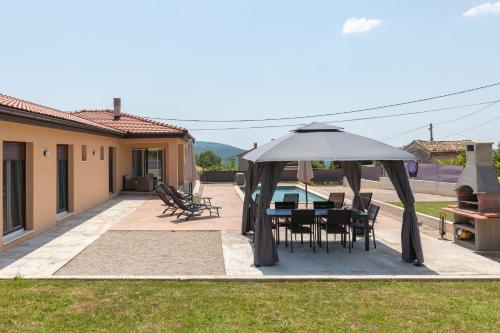 Holiday villa Villa Xenia in Topid