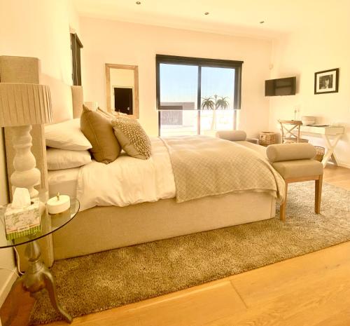 Summer Place Dolphin Beach in Rand Rifles