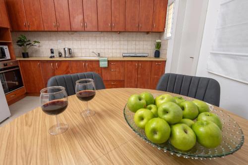 Tesis özellikleri, דירה מהממת במרכז גבעתיים עם 3 חדרי שינה in Ramat Gan