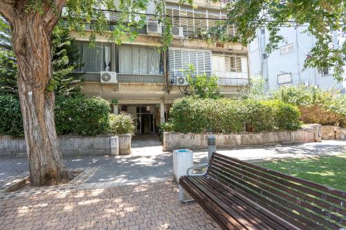 Manzara, דירה מהממת במרכז גבעתיים עם 3 חדרי שינה in Ramat Gan