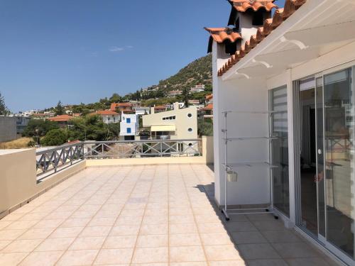 Skats, Seaview penthouse by the beach in Ag. Dimitrios (Attiki)
