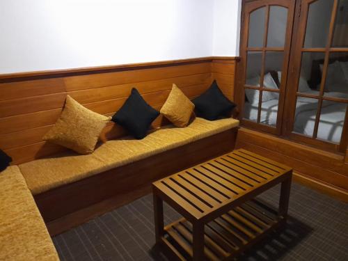 Family Room image 1