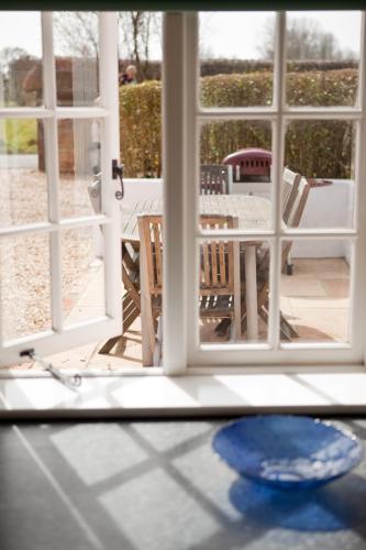 Faciliteiten, Stunning 3 bedroom 3 bath self catering cottage nr Stonehenge, Longleat, Avebury and Bath in Enford