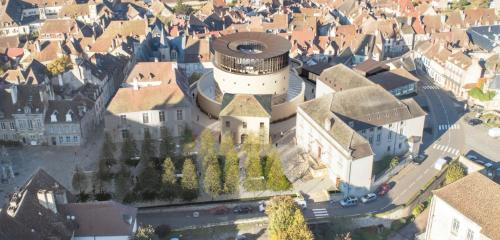 กิจกรรม, L'Arbre Voyageur - Suite de Luxe au cœur d'Autun in อูตัน