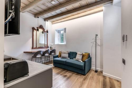 Piazza dei Renzi Trastevere building 4 bedroom with terrace, Roma (foto 8)