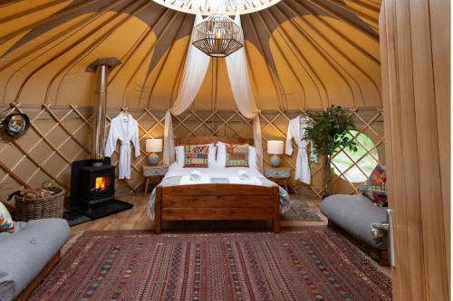 Yurtshire Eavestone Lake - Birch Yurt 5