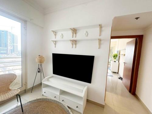 Lavish Bohemian 1 BR in Marina with Rooftop Pool, Дубай (фото 2)
