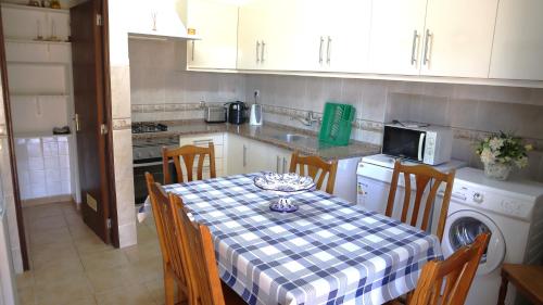 Kitchen, Casa Lima Reis near Aqualand Algarve