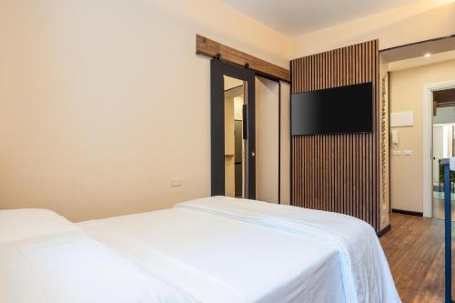 Studio Apartment image 3