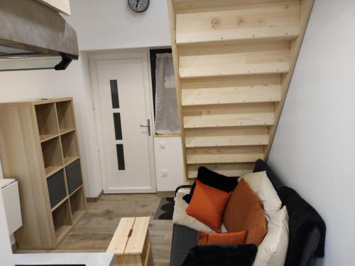 Létesítmények, Studio indépendant (Studio independant) in Verdelot