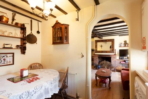 Rosehip Cottage Period home, Bingham, Nottingham in 賓翰東