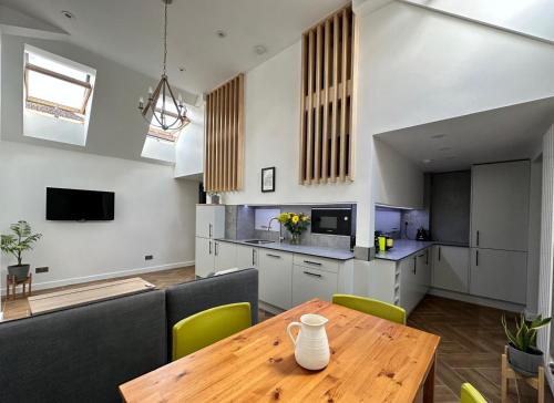 The garden house, separate entrance, free parking gîte à louer Belgrave Walk Tramlink Stop