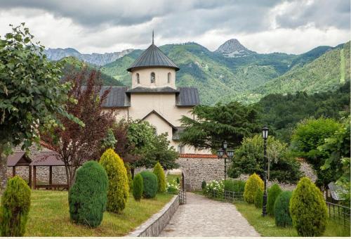 Camp Mrdak Lipovo in Smailagića Polje