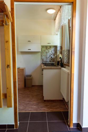 virtuve, Apartmány U Pivoněk (Apartmany U Pivonek) in Bela Pod Pradedema