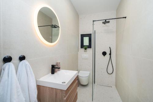 Mobile home Flora 2 - Apartment - Pakoštane