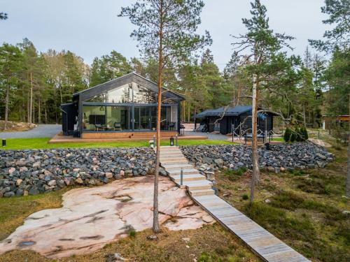 Ylellinen huvila meren rannalla Raaseporissa in Bromarv