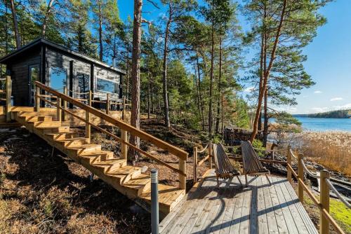 Ylellinen huvila meren rannalla Raaseporissa in Bromarv