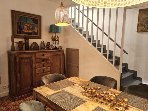 Iekārtas, Gîte en face du Château de NIZAS, 4 chambres d'hôtes et 1 appartement familial avec 2 chambres (Gite en face du Chateau de NIZAS, 4 chambres d'hotes et 1 appartement familial avec 2 chambres) in Nizas