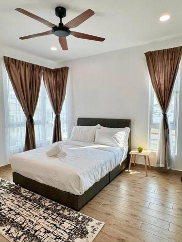 Ktn 3storey 25pax6bedr 8bathr June luxury house