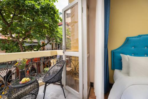 room detail thumbnail 1