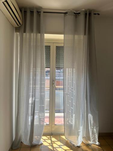 Lisa HOUSE, Rome