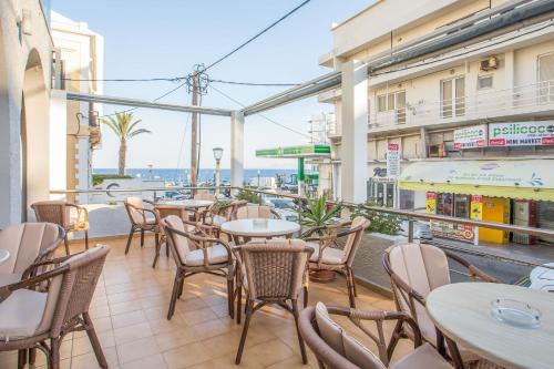 Hotel Africa - image 4